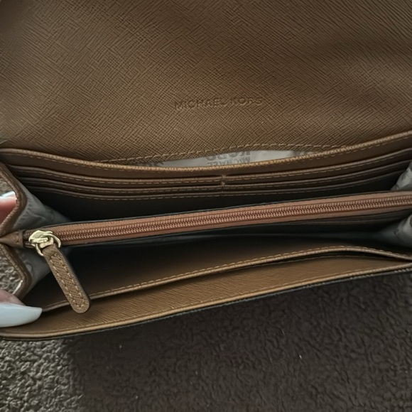 Michael Kors Wallet - Picture 5 of 5